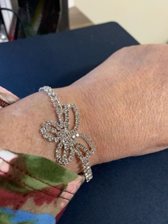 Jewelry - Crystal Bow Accent Bracelet - Silver Tone